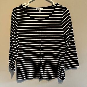 🌸Reitmans Black and White Striped Long Sleeve Top